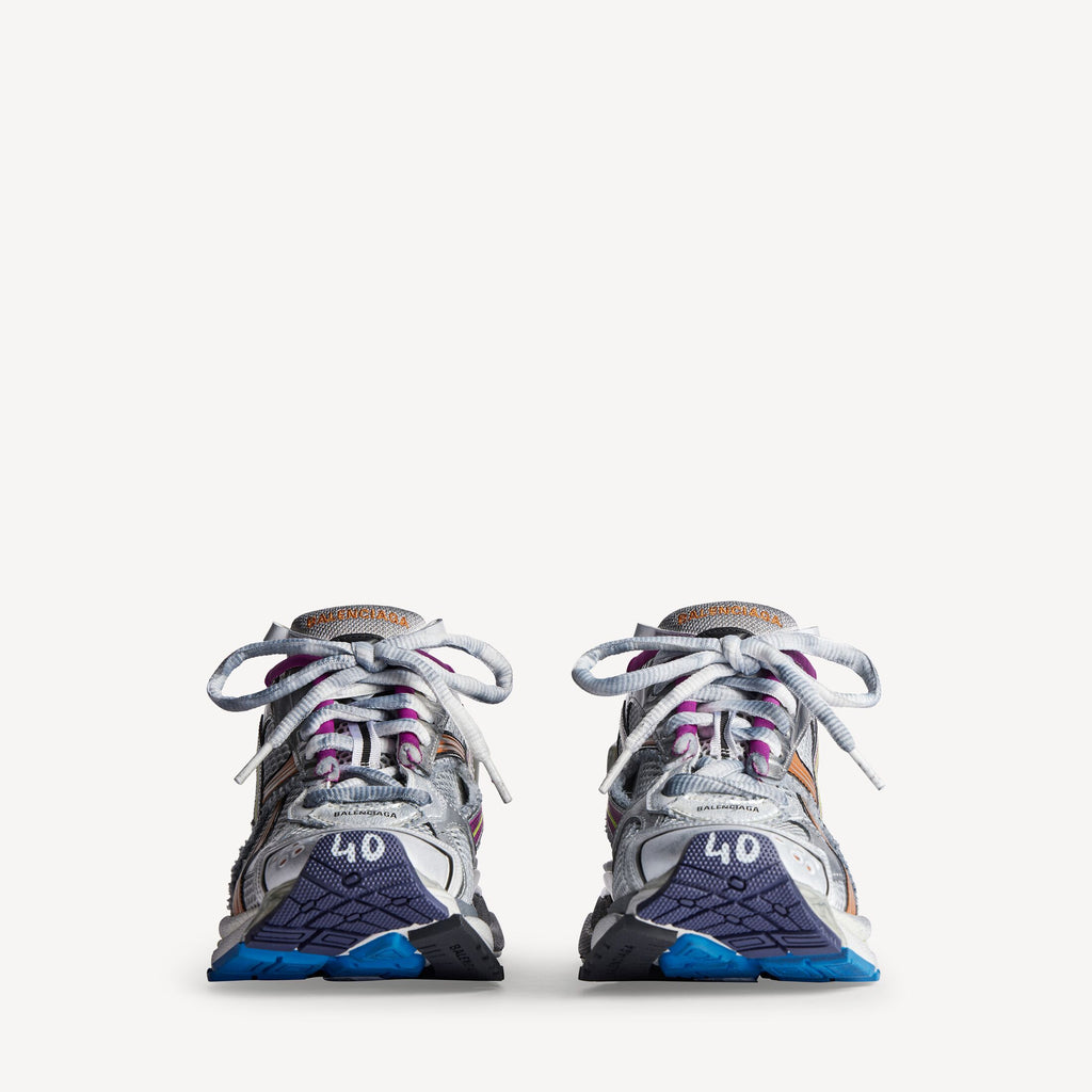 Balenciaga
Runner Sneaker